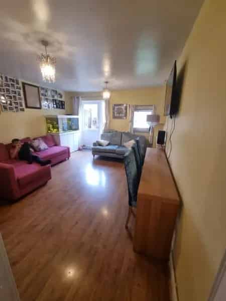 Large 3 Bed Property for Sale