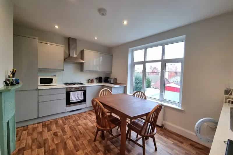 Two Double Bedroom Maisonette Lee-on-the-Solent Zero Deposit Available
