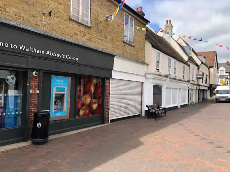 Retail Units to Let in Waltham Abbey Prime Location
