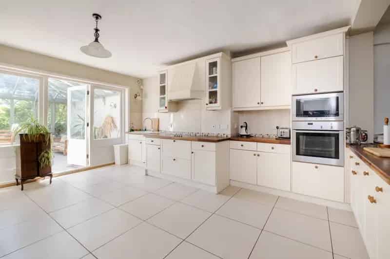 6 Bedroom Edwardian House Highgate Wood Queens Wood Parking