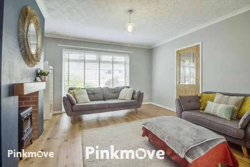 3 Bed Semi Detached House For Sale Stunning Views Garage Parking