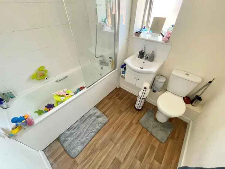 Two Bedroom Apartment in Dereham Modern Open Plan GCH Parking
