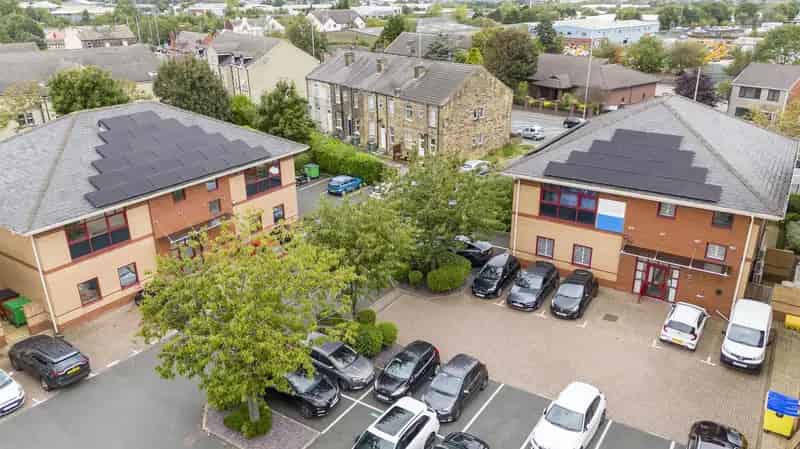 High Quality Office Buildings with Parking Cliffe Park