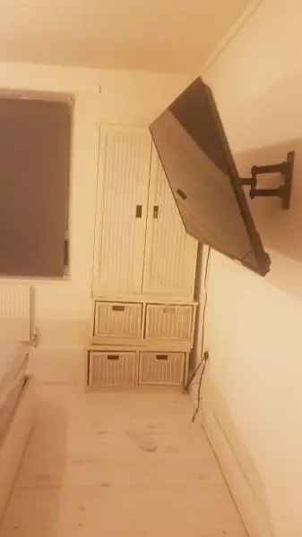 Large 2 Bed Apartment Near Trafford Centre