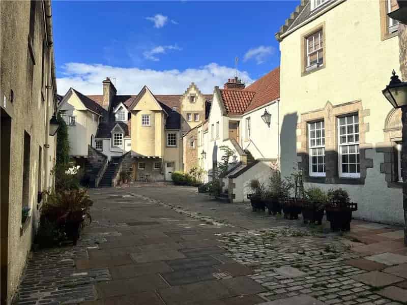 2 Bedroom Apartment to Rent in Edinburgh's Georgian New Town