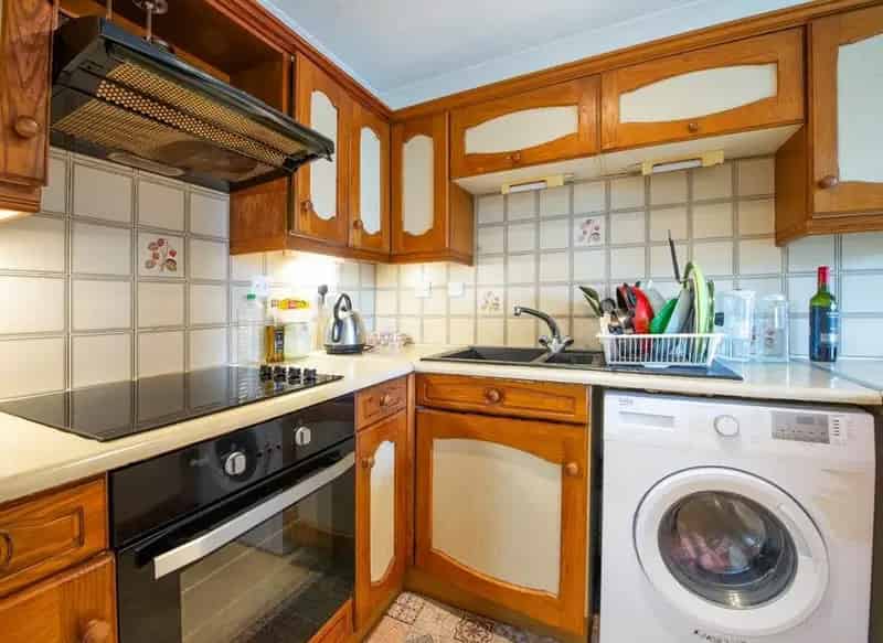 One Bedroom Docklands Apartment with Balcony and Parking