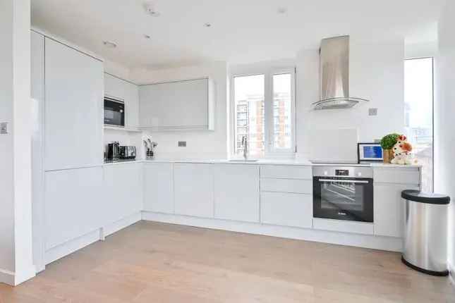 Flat for sale in Borough High Street, Borough, London SE1