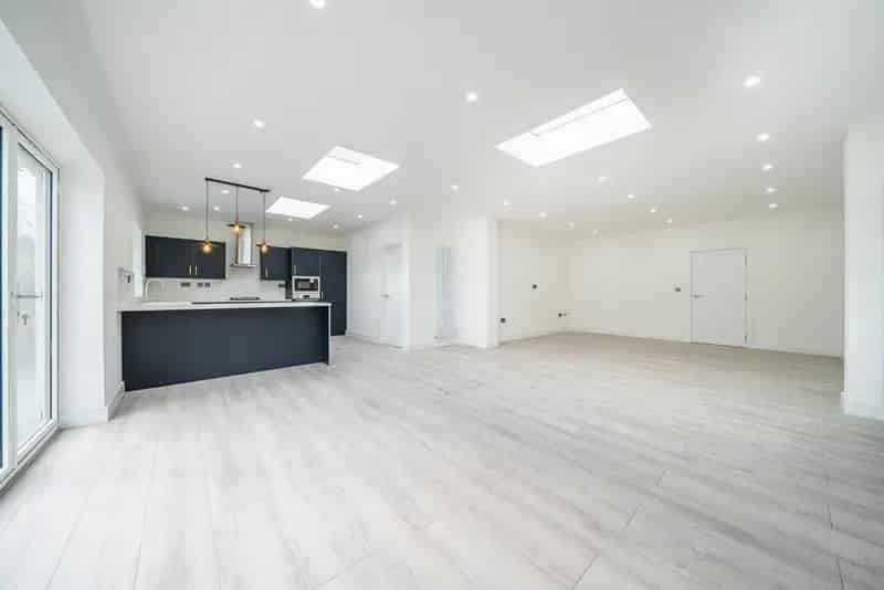 Luxury 5 Bedroom Detached House