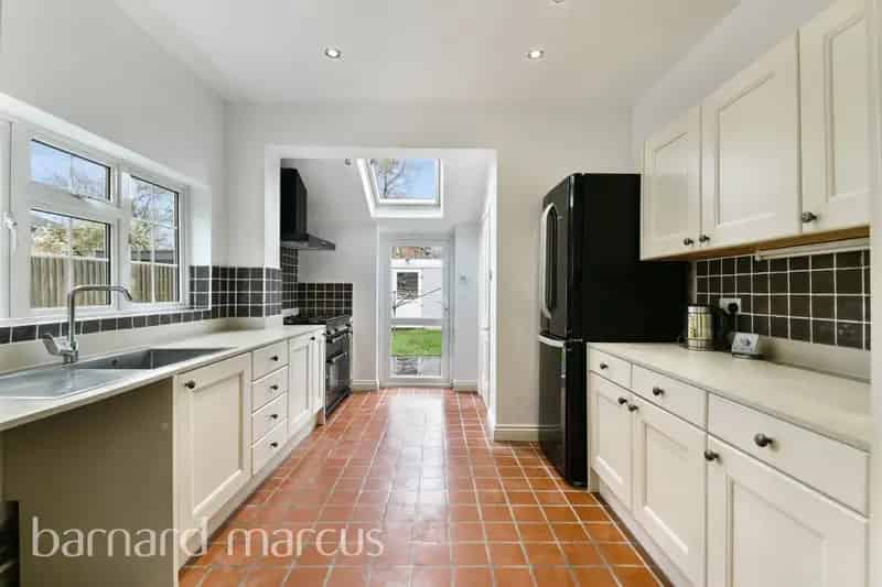 Victorian 3-Bed Semi-Detached House Feltham