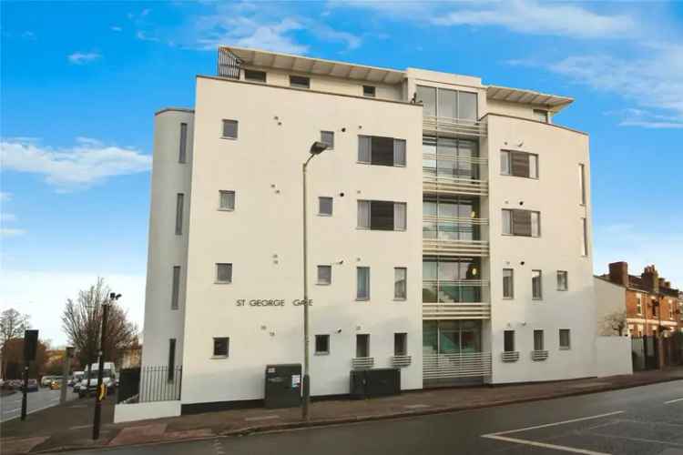 2 Bedroom Apartment for Sale in Cheltenham