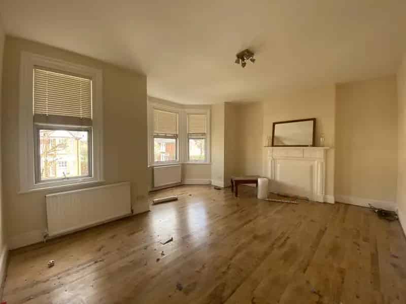 2 Bedroom Flat to Rent - Victorian Conversion
