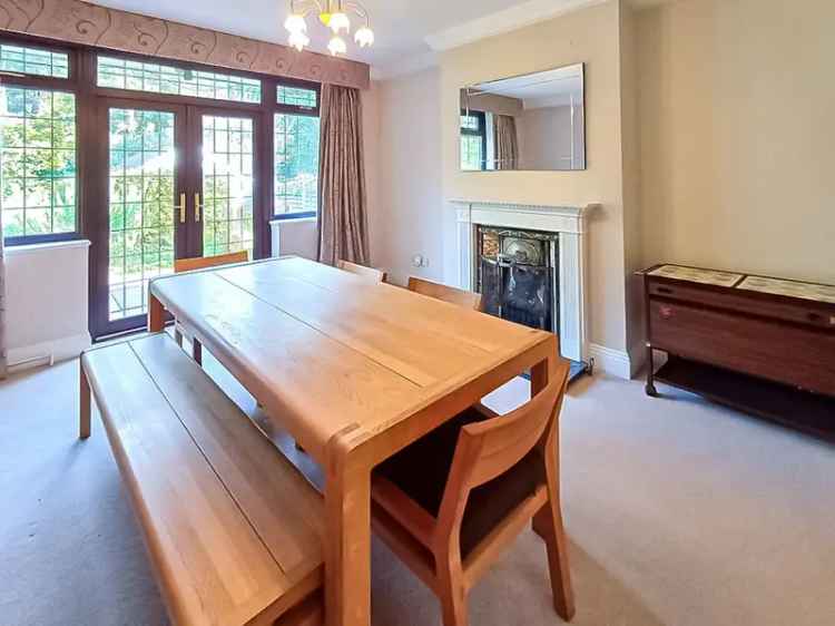 3 Bedroom Detached House For Sale Near Queens Park Golf Club
