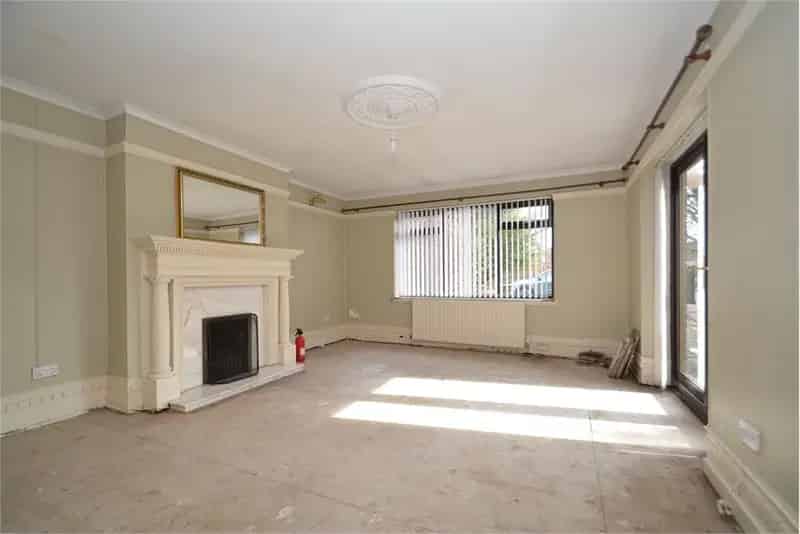 2 Bed Semi-Detached Bungalow Bishopbriggs