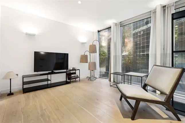 Mews house to rent in Fulham Road, Fulham, London SW6