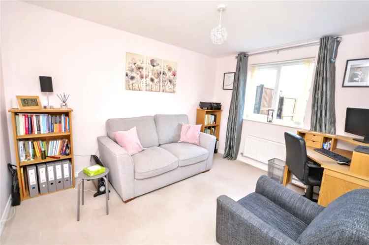 Four Bedroom Three Bathroom Mid Town House With Balcony And Park Views