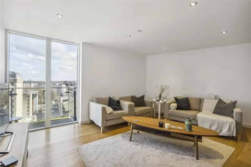 2 Bedroom Apartment for Sale in Bristol City Centre