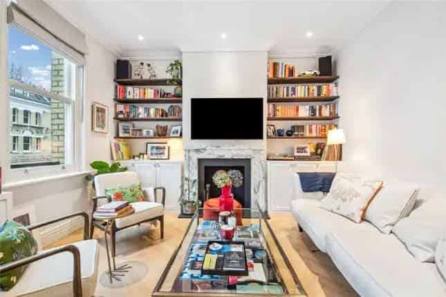 3 Bed Flat for Sale in Elm Park Gardens SW10