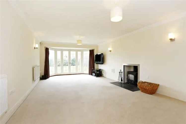 6 Bedroom Detached House To Rent