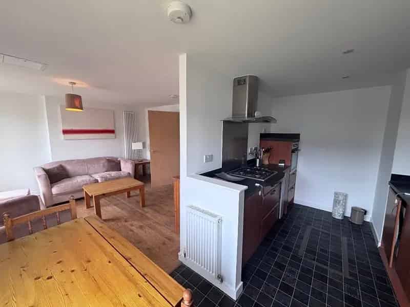 2 Bedroom Flat House to Rent in Edinburgh