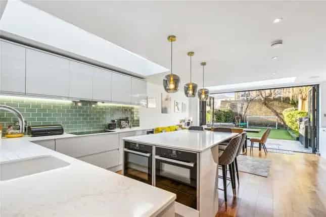 5-Bedroom Family House Honeywell Road London SW11