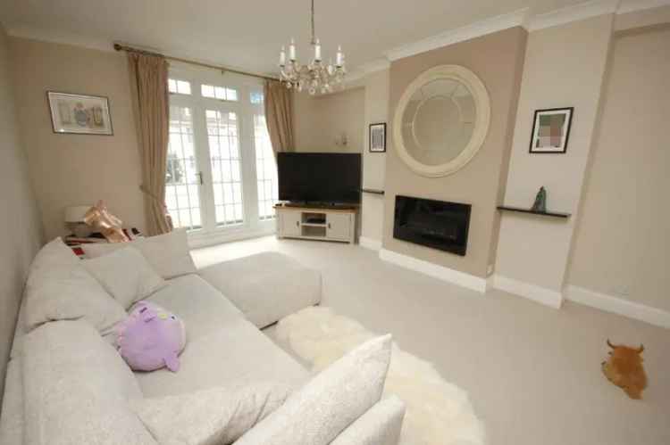 3 Bedroom Apartment for Sale Near Beach and Town Centre