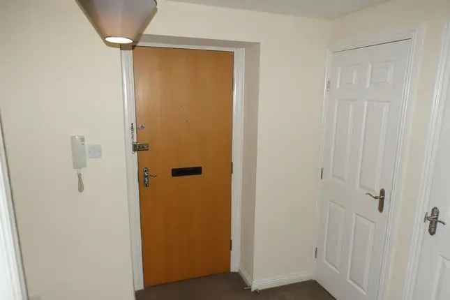 Flat to rent in Wallace Street, Glasgow G5