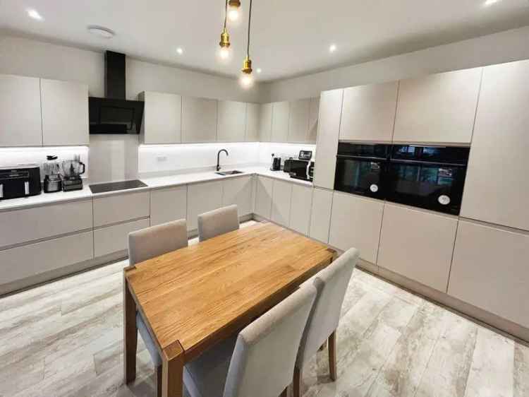 4 Bedroom Detached House for Sale in Middle Hulton