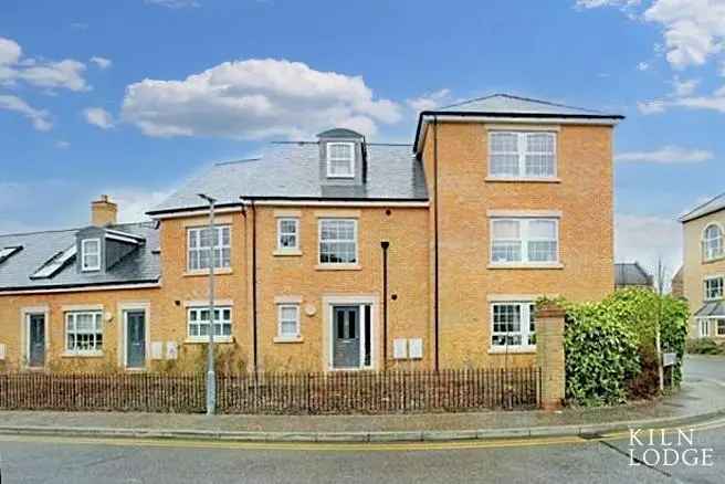 1 Bedroom Flat for Sale - City Centre Location