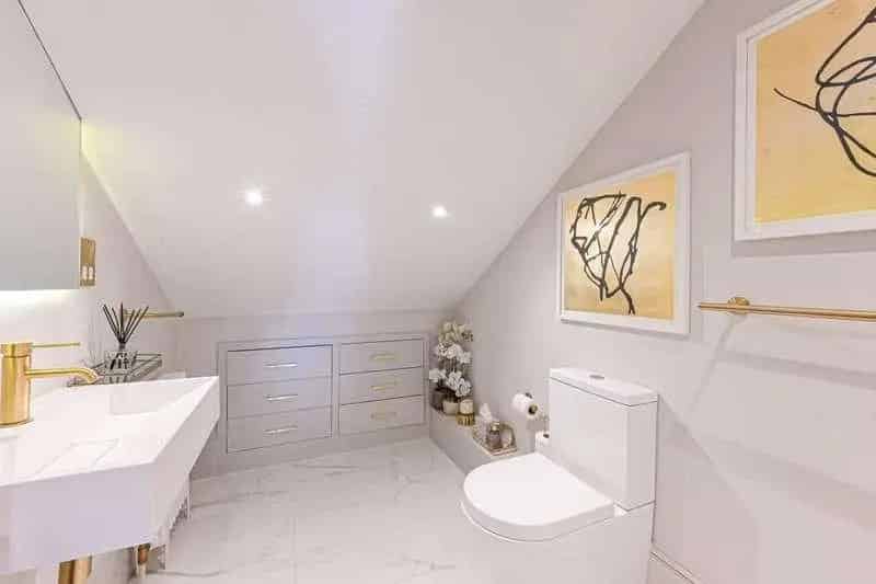 2 Bed Flat for Sale in Chelsea near Thames