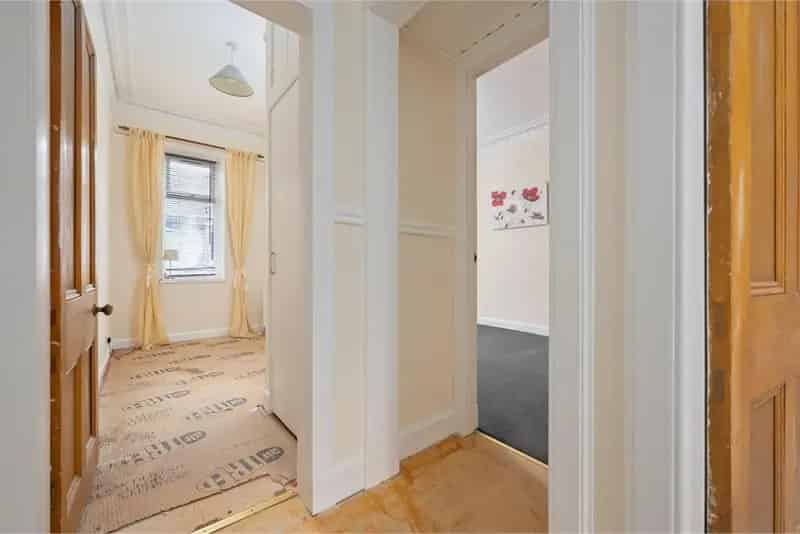 2 Bed Ground Floor Flat with Garden