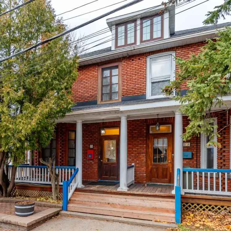 Century-Old Family Home in Sainte-Anne-de-Bellevue