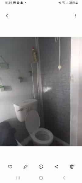 Spacious 3 Bed House with Gardens