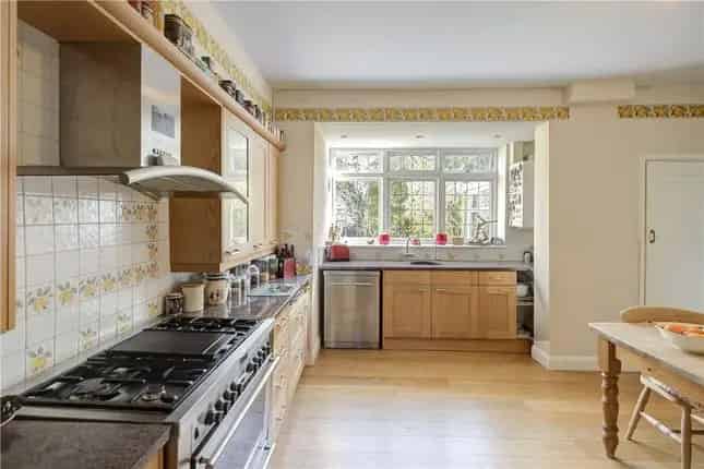 5 Bedroom Detached House for Sale in Copse Hill West Wimbledon