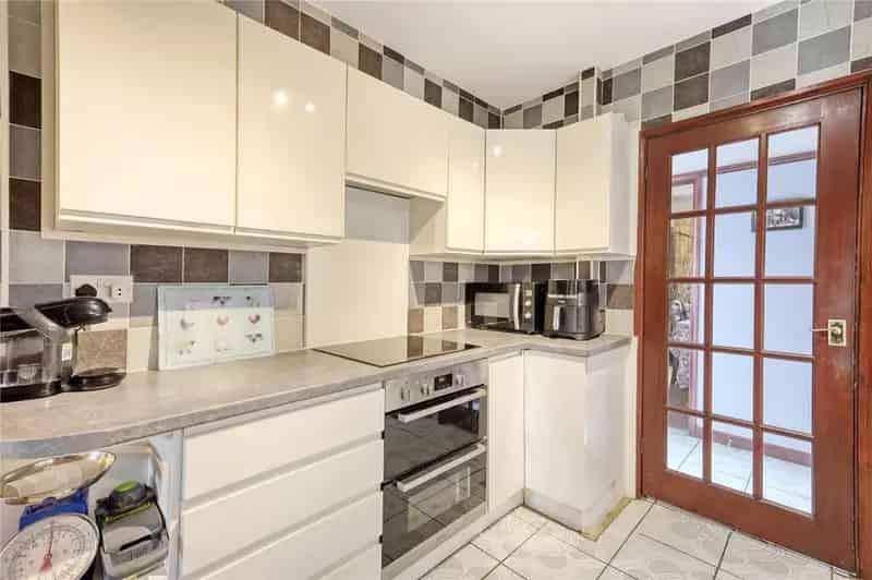 5 Bedroom Semi Detached House For Sale