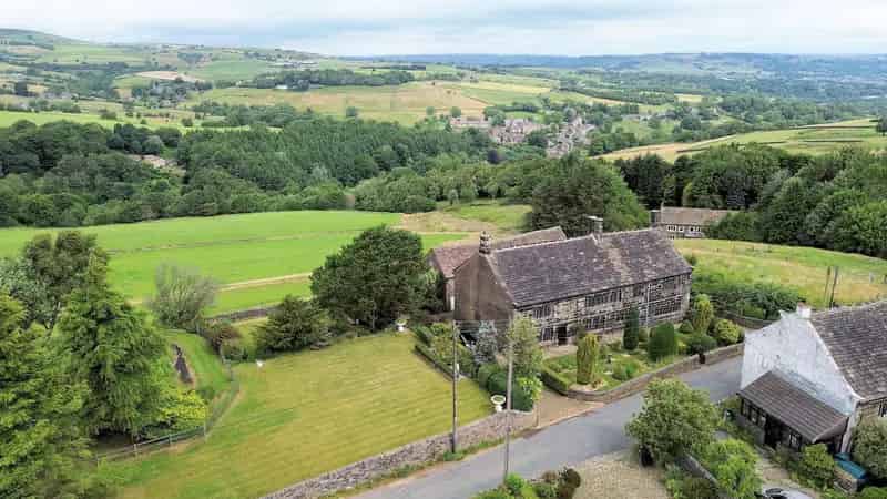 5 Bedroom Detached House with Barn and 14 Acres