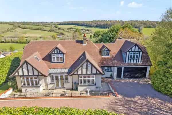 Chalet Style Family Home with Stunning Chiltern Views