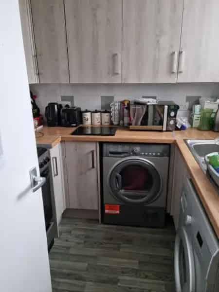 Ground Floor Maisonette near Shopping Centre and Schools