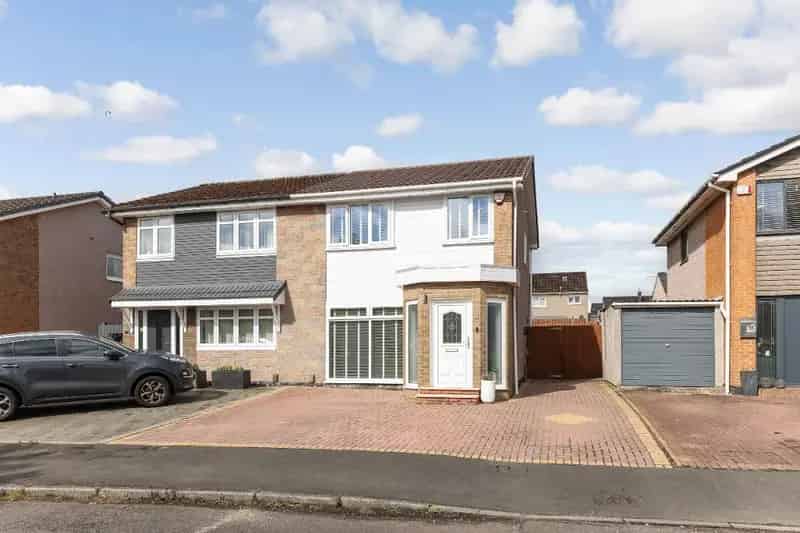 3 Bedroom Semi Detached House For Sale