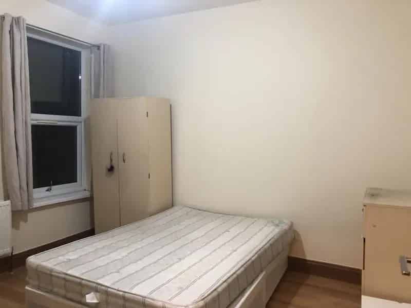1 Bedroom House Share East London