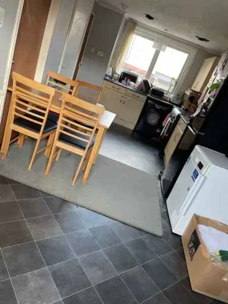 House For Rent in Sheffield, England