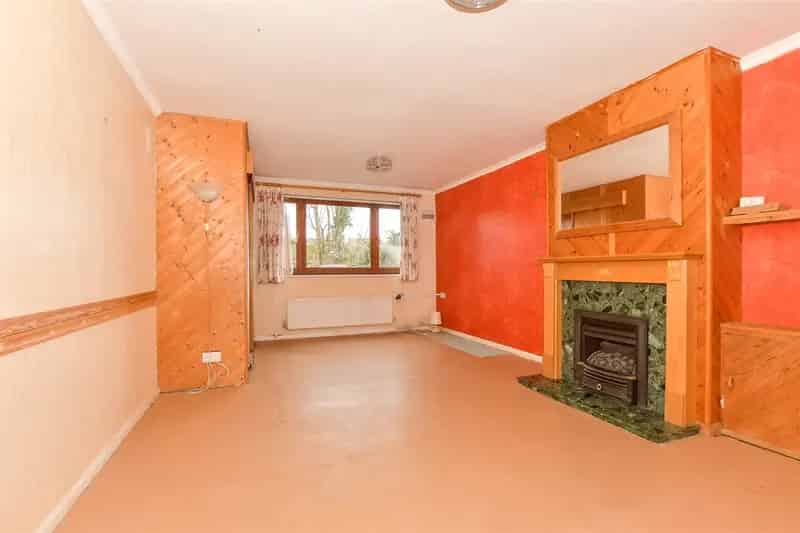 3 Bedroom Semi-Detached House For Sale Near Whitstable Train Station