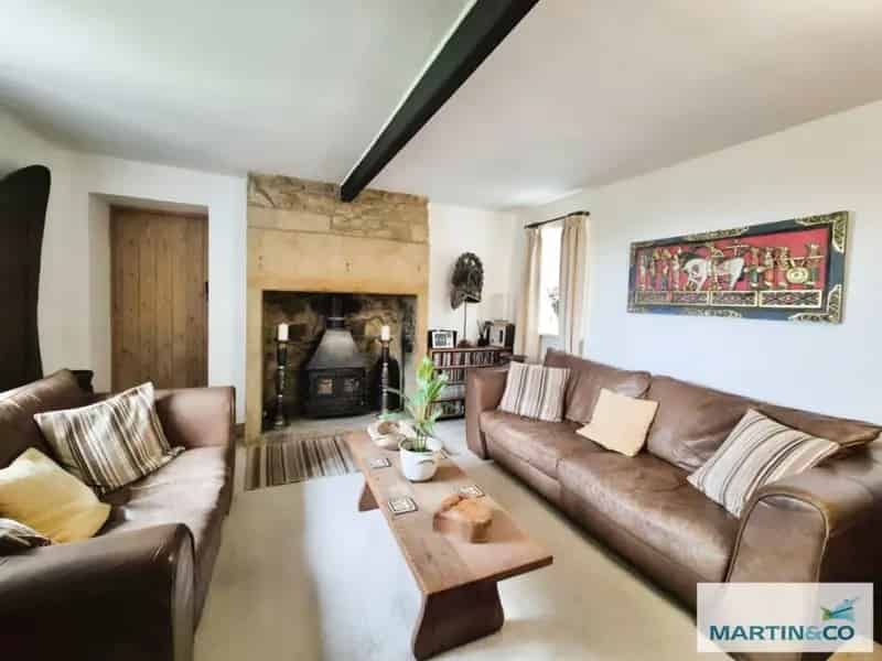3 Bedroom Ham Stone Cottage For Sale