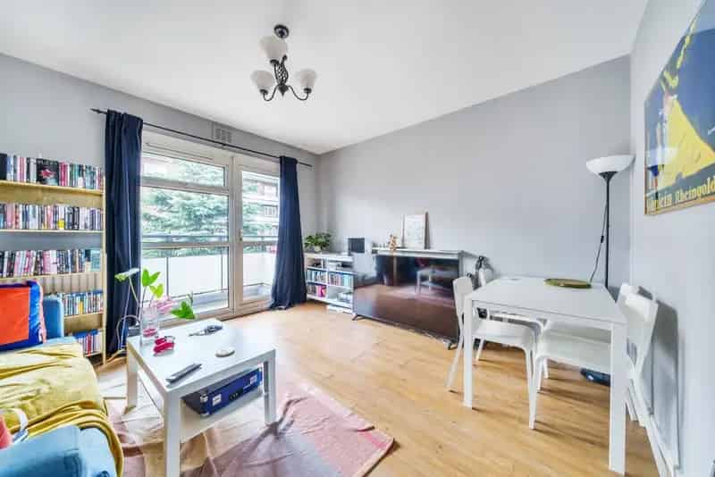 Spacious Flat near Vauxhall Nine Elms Tubes Private Balcony