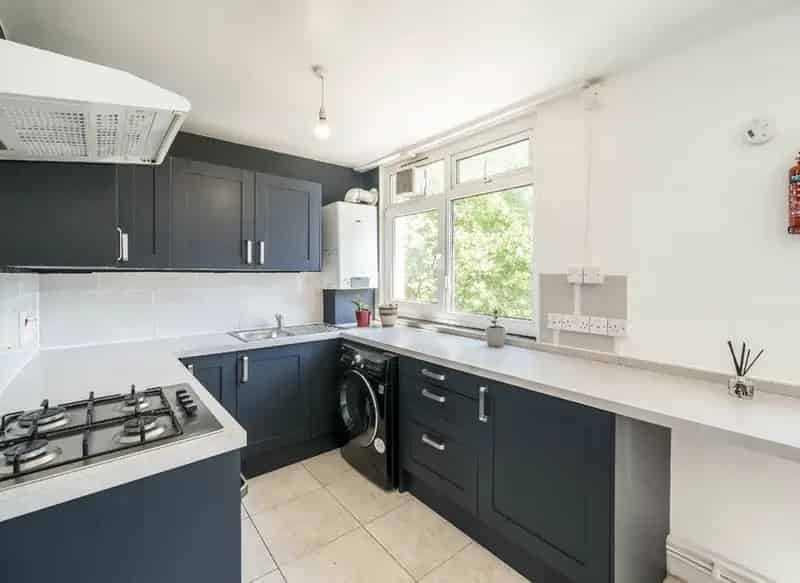 Spacious 3 Double Bedroom Apartment Near Victoria Line