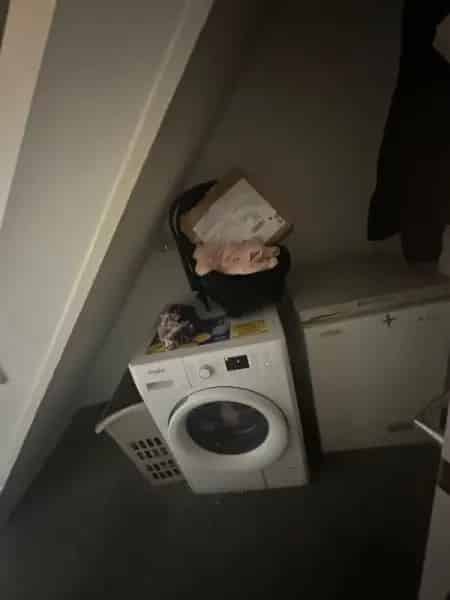 Spacious 3 Bed House with Garage and Garden - New Kitchen and Boiler