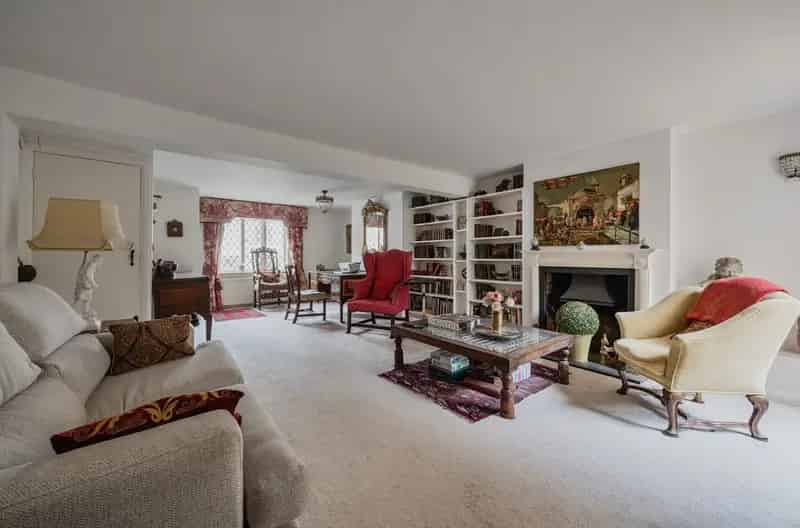 3 Bedroom Terraced House Sonning, Near Twyford Station