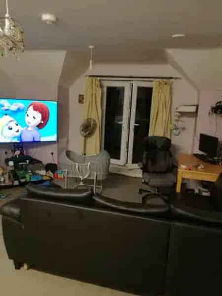 3rd Floor 2-Bedroom Flat New Estate
