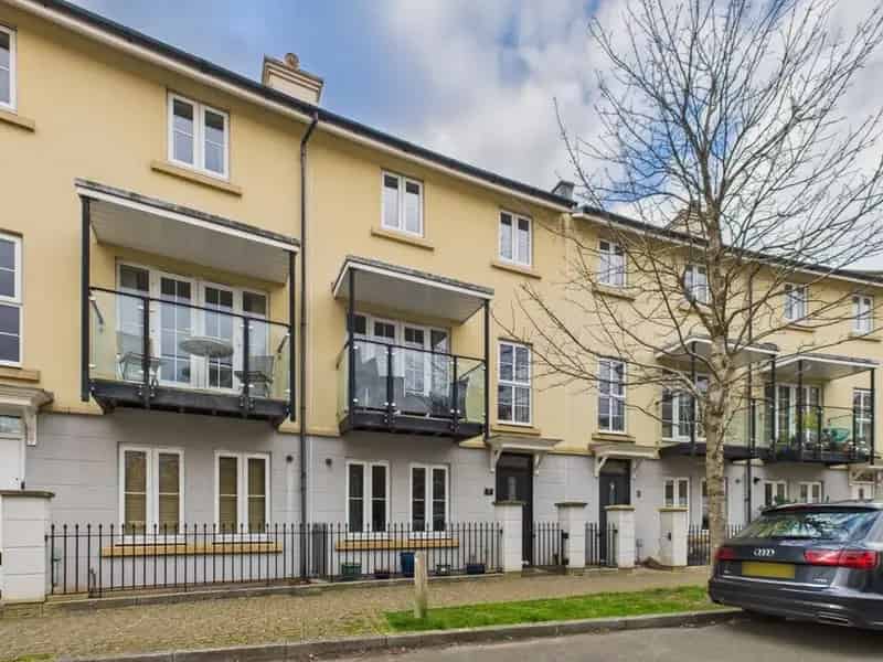 4 Bedroom Mid Terrace House For Sale Portishead