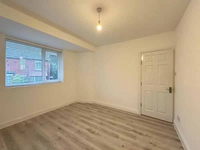 4 Bed Semi-Detached House For Sale Fully Refurbished