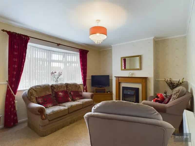 2 Bedroom Bungalow For Sale Superb Gardens Driveway Garage